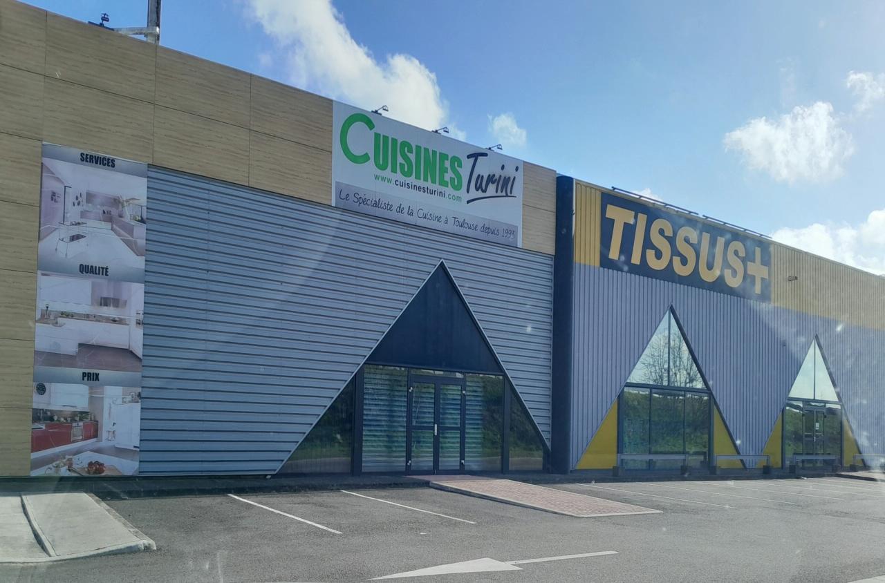 Commerce Portet-sur-Garonne 450m² Location commerce Portet-sur-Garonne Haute-Garonne OLCOM2532134 0